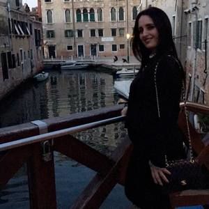 Meet your Posher, Suad